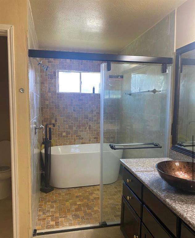 Building Photo - 10443 N Shadowdale Dr
