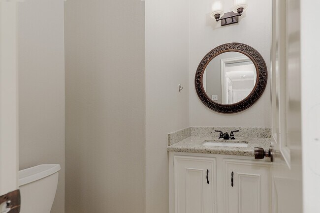Building Photo - 2 Silverstrand Pl