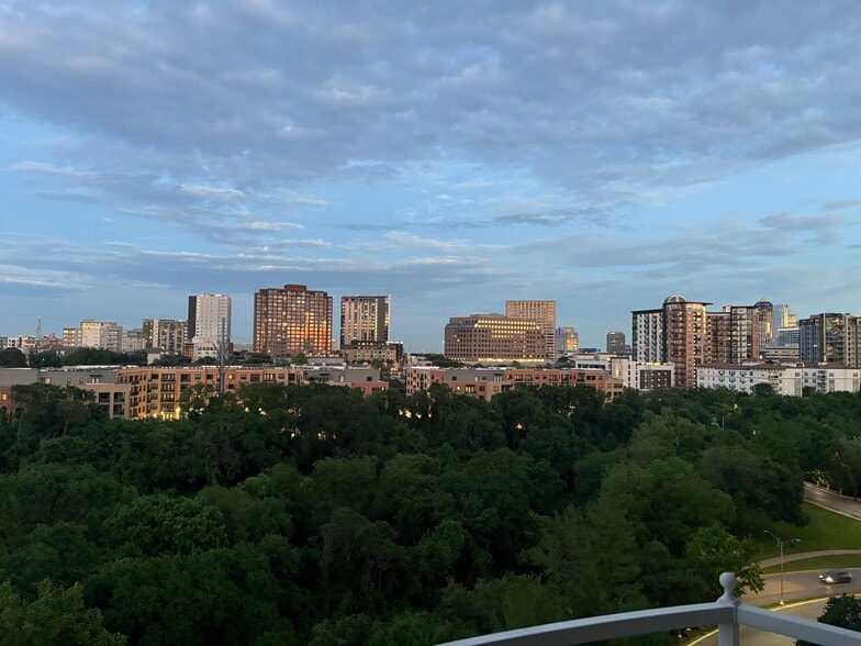 View from balcony facing southeaset - 3225 Turtle Creek Blvd
