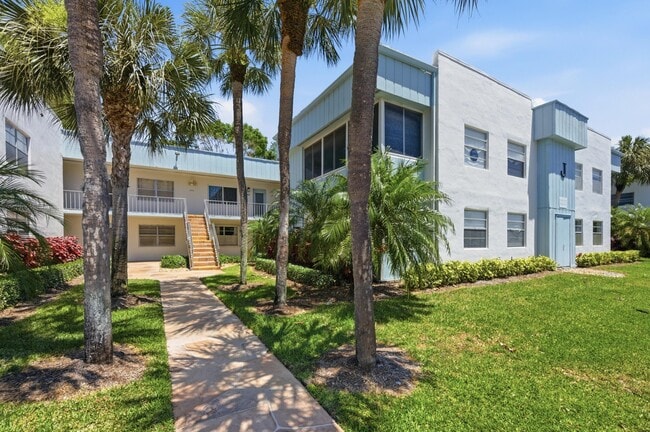 Building Photo - 452 Normandy Ln