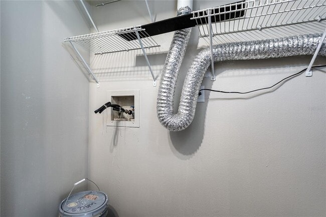 Building Photo - 1551 41st Ave Dr E