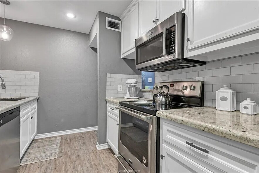 Building Photo - 4403 Carter Creek Pky
