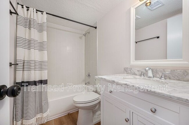 Building Photo - 6621 W 94th Terrace