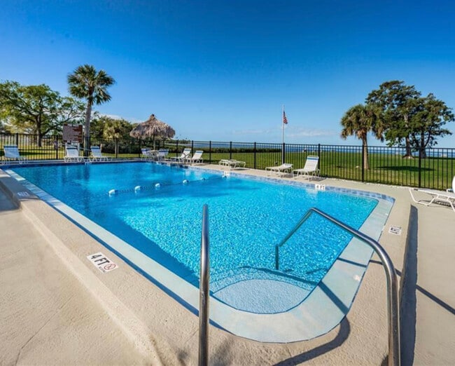 Building Photo - 610 Windrush Bay Dr