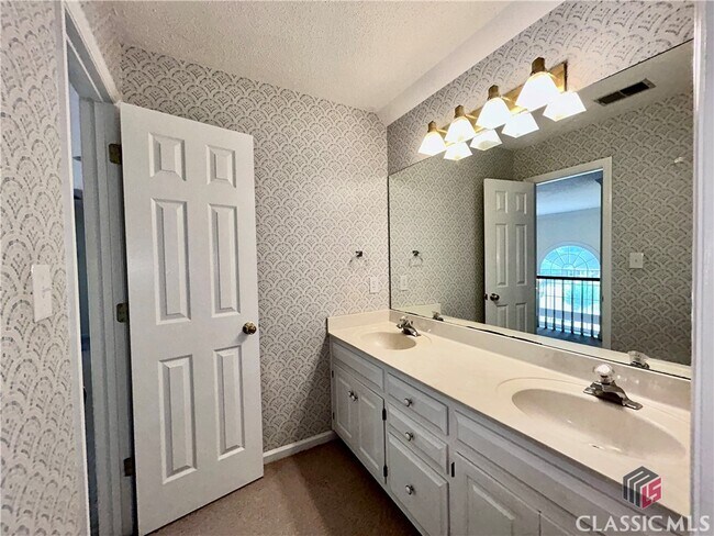 Building Photo - 120 Cedar Springs Pl