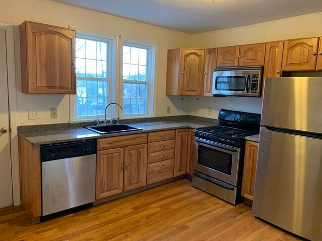 Building Photo - 32 Nelson St