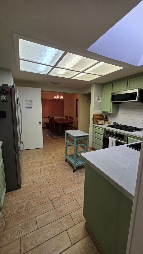 Building Photo - EAST SAC - FURNISHED