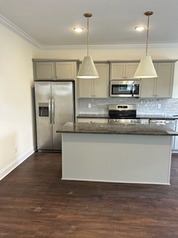 Building Photo - 5546 Stream Ln