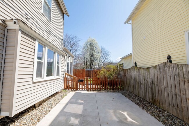 Building Photo - Prime Tremont Location | 2BR with Yard & Parking