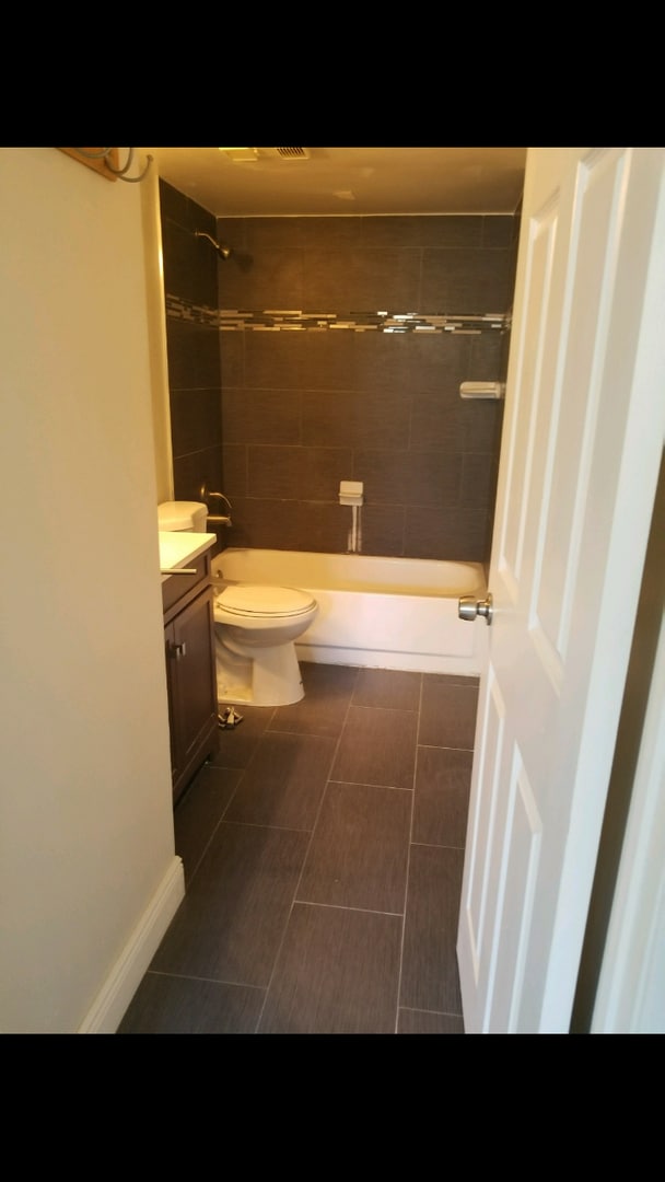 Building Photo - TWO BEDROOM TWO BATHROOM!!  WATERFRONT COMMUNITY