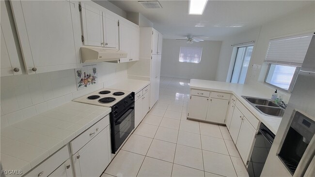 Building Photo - 5638 Riverside Dr