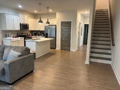 Building Photo - 365 Lorien Way
