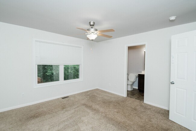 Building Photo - 397 Plymouth Rd