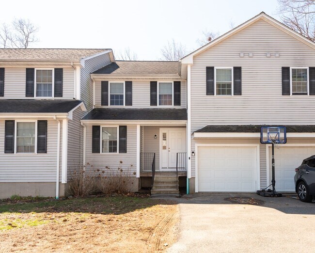Primary Photo - 19 Rosewood Dr