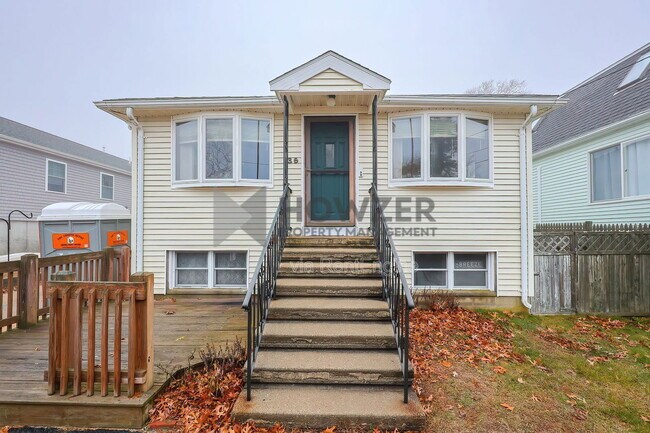 Building Photo - 35 Riverside Dr