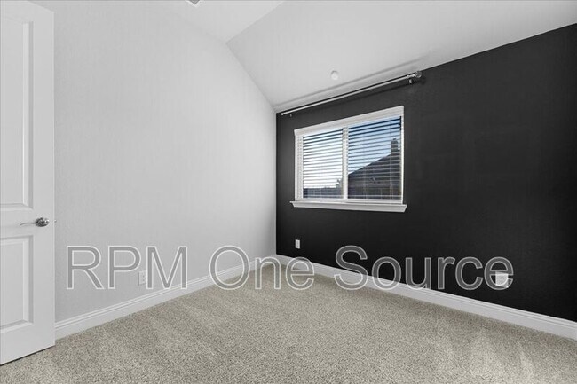 Building Photo - 6320 Starr Dr.