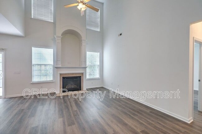 Building Photo - 459 Green Park Ln