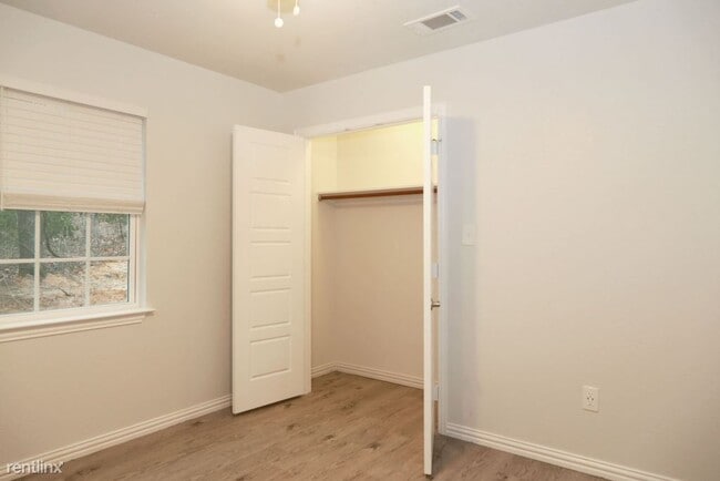 Building Photo - 3 br, 2 bath House - 7311 Farm to Market R...