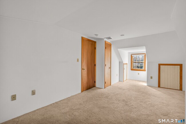 Building Photo - 466 High Hill Rd