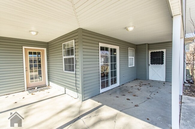 Building Photo - 105 Shara Dr