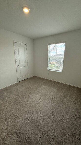 Building Photo - 349 Keefer