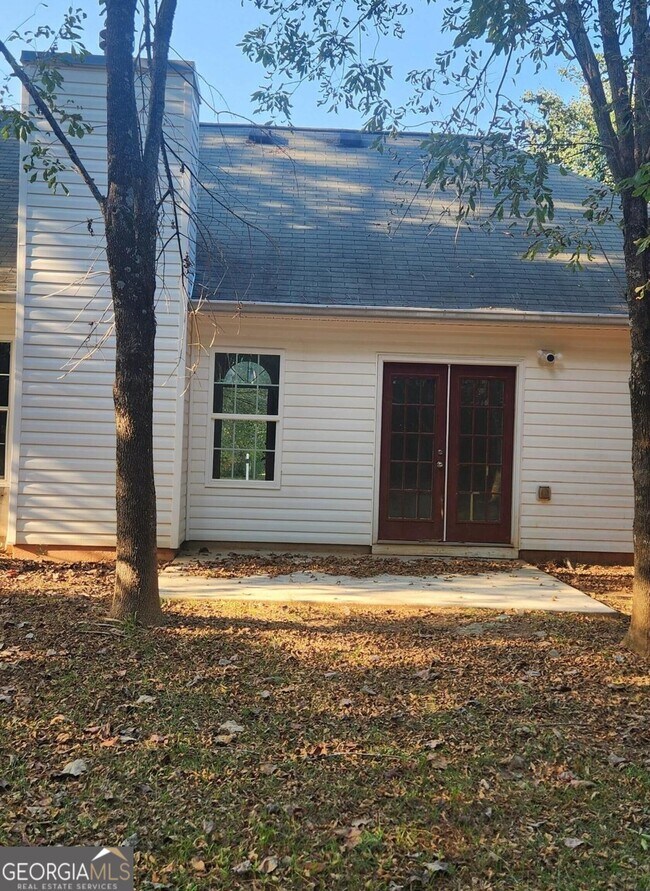 Building Photo - 10883 Knotty Pine Pl