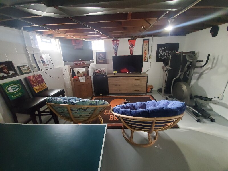 Building Photo - 1170 Dover Center Rd