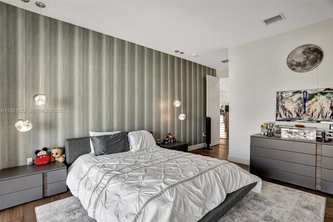 Building Photo - 17113 Aquavera Way