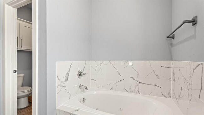 Building Photo - 213 Olde Ml Ct