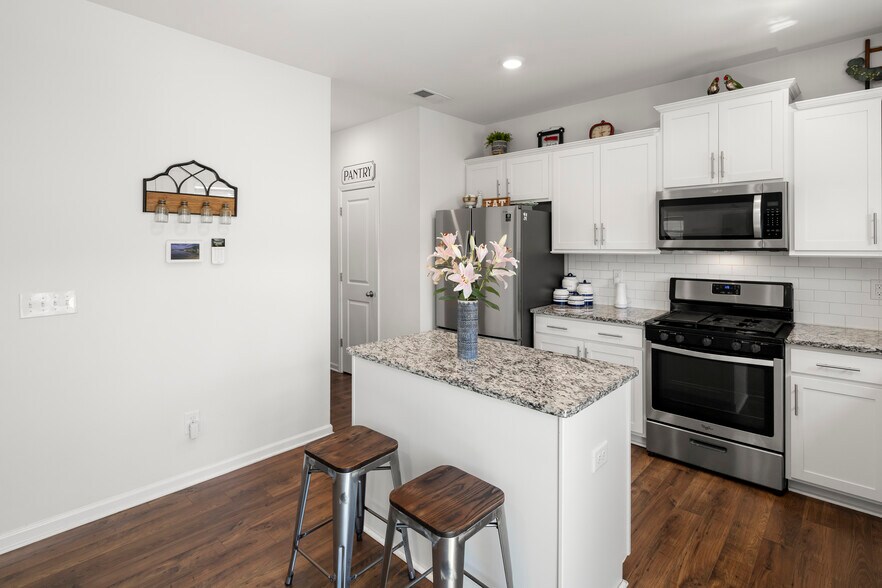 Building Photo - 172 Monroe Creek Blvd