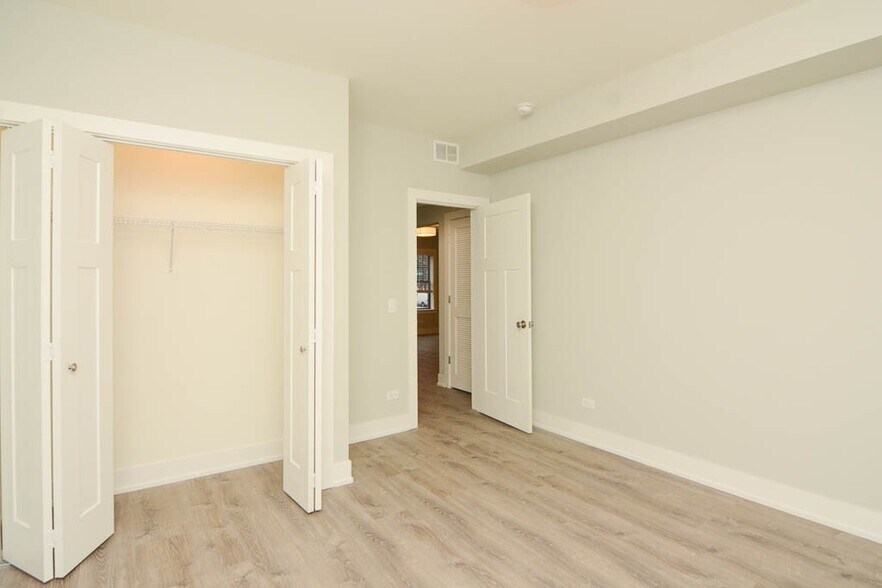Building Photo - 911 Maple Ave
