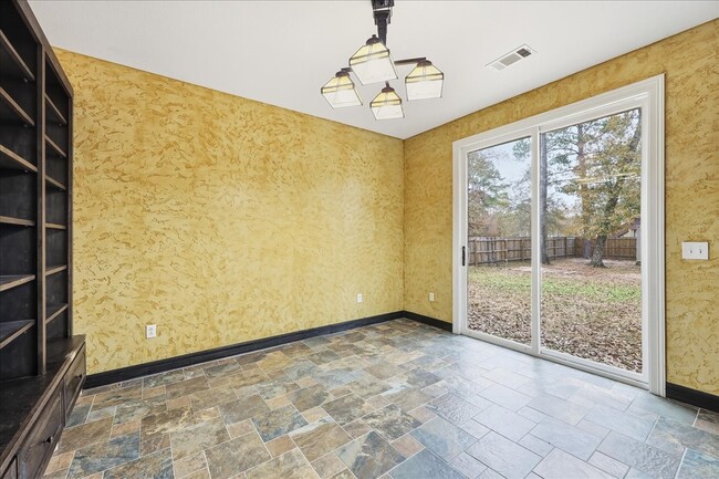 Building Photo - 12250 Charlotte Dr