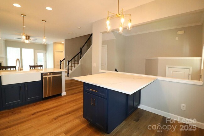 Building Photo - 564 6th Baxter Crossing