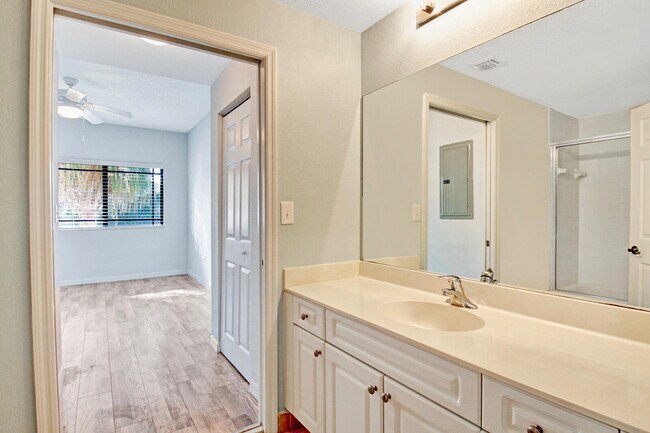 Building Photo - 2801 Sarento Pl