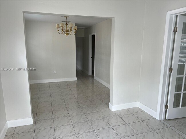 Building Photo - 421 NW 57th Ct