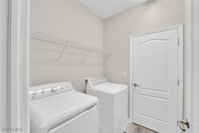 Building Photo - 19565 Deming Ln