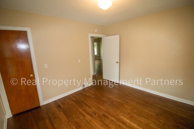 Building Photo - Charming 3 Bed 1 Bath Corner-Lot Ranch on 0.25+ Acres - Lawncare Included