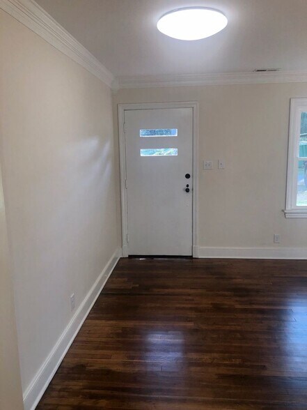 Building Photo - 5901 Bonneau Rd