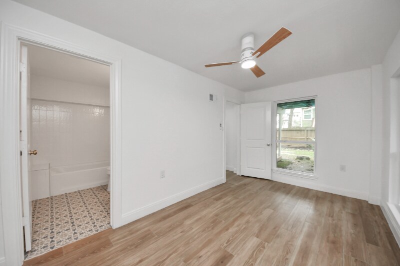 Building Photo - 300 Narcissus Rd