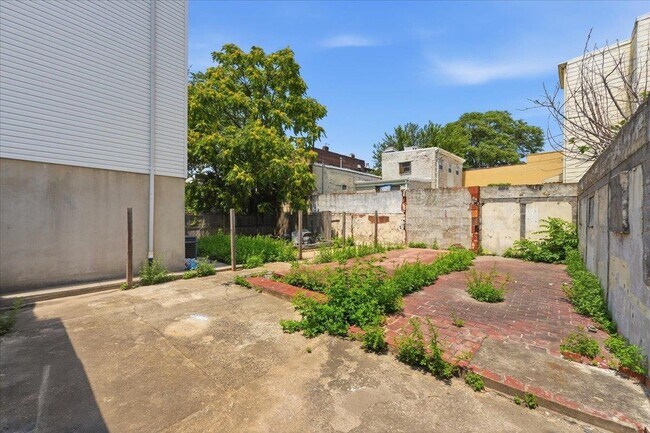 Building Photo - 78 Logan Ave