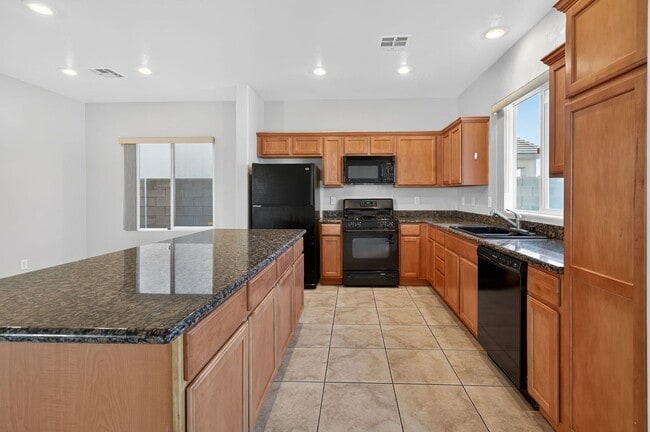 Building Photo - GOLF COURSE VIEWS AT SILVERSTONE RANCH (CENTENNIAL) - 2-STORY 3-BEDROOM HOUSE!