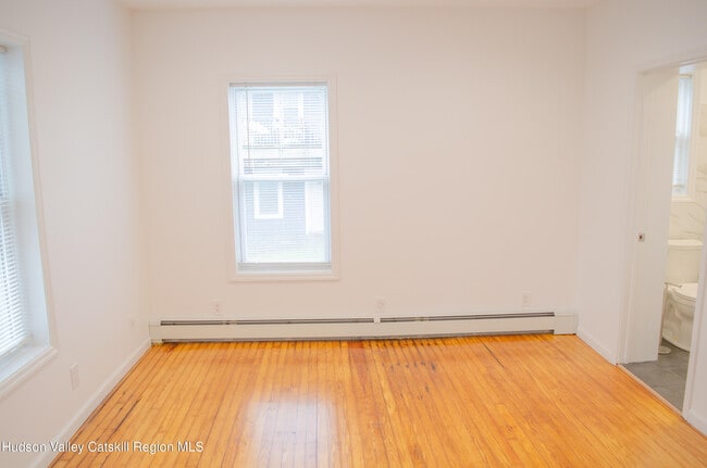 Building Photo - 152 St James St