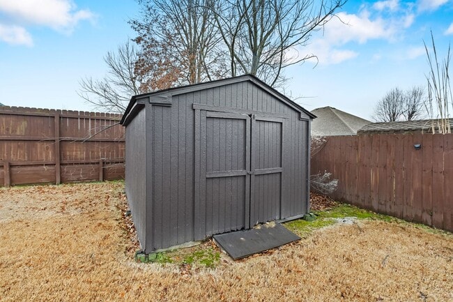 Building Photo - Beautiful and Spacious Home!