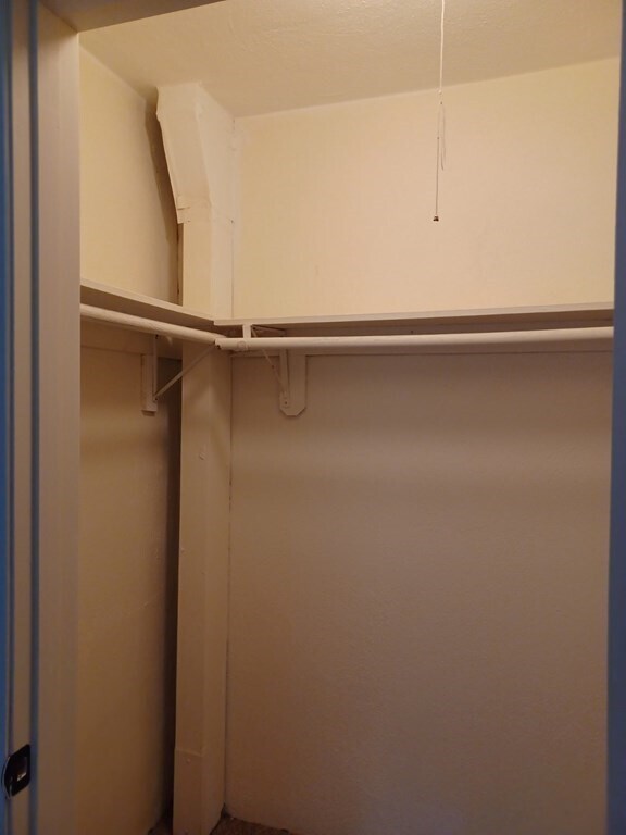 Building Photo - 151 Bittersweet Ln