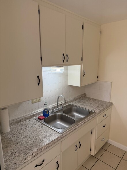 Building Photo - 7737 Bright Ave