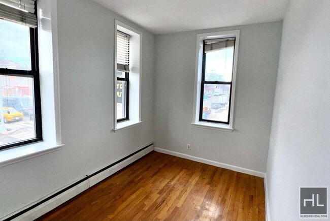 Building Photo - 40-04-40-36 36th Ave