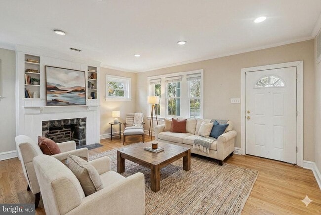 Building Photo - 62 W Lodges Ln