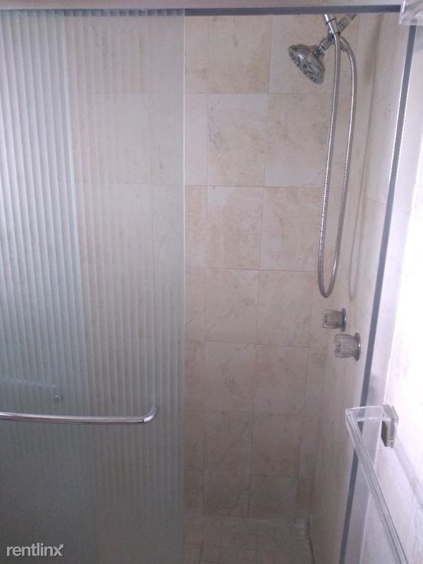 Building Photo - 1 br, 1 bath Condo - 2238 MONROE ST