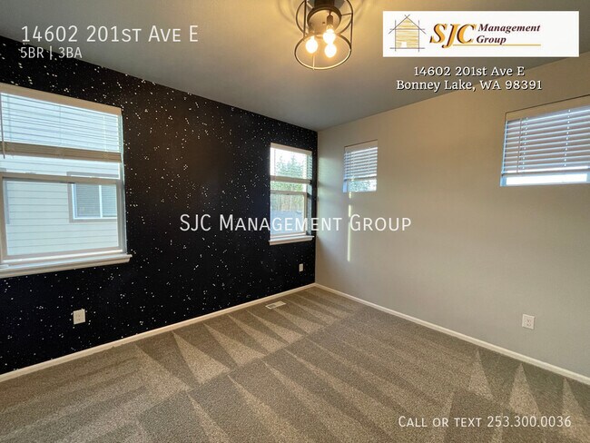 Building Photo - 14602 201st Ave E