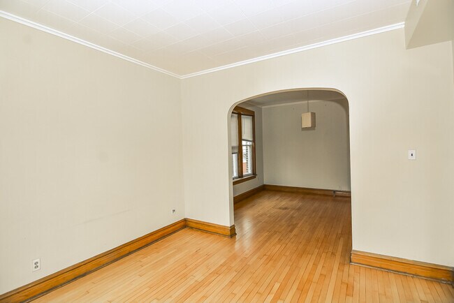 Building Photo - 2312 W Iowa St